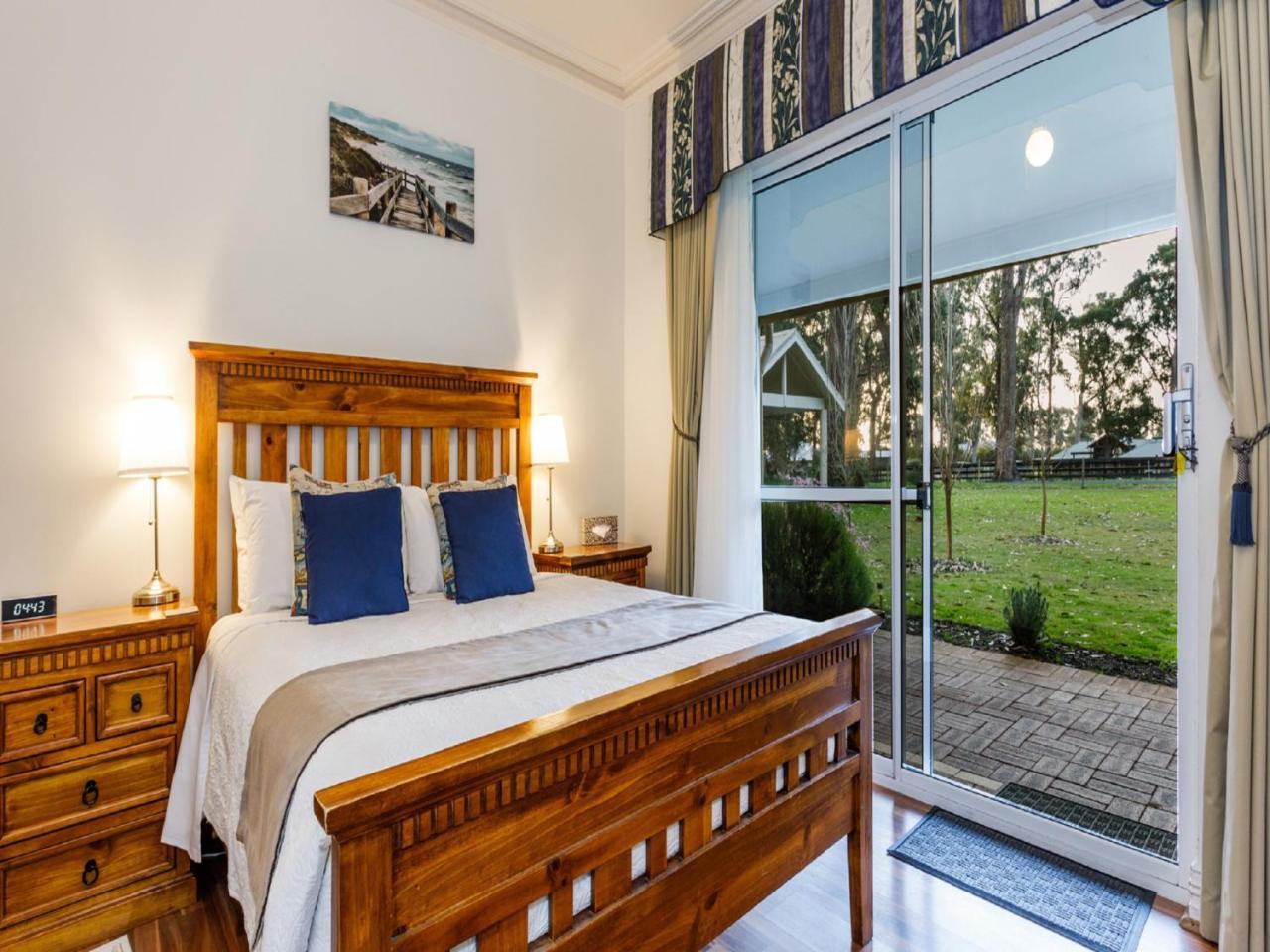 Inn The Tuarts Guest Lodge Busselton Accommodation - Adults Only Eksteriør bilde