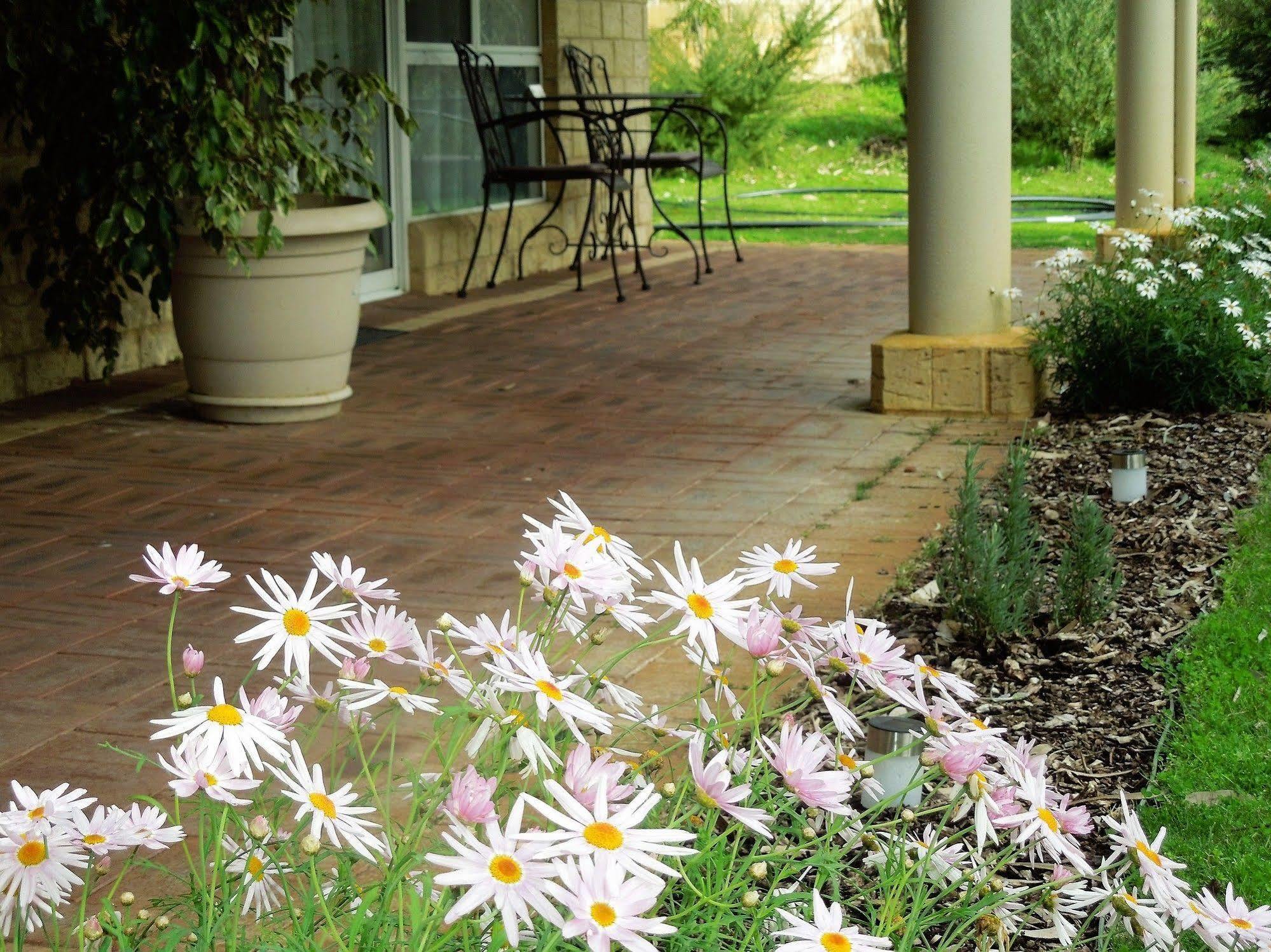 Inn The Tuarts Guest Lodge Busselton Accommodation - Adults Only Eksteriør bilde